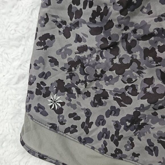 Athleta Womens XS Printed Mesh Racer Run Short Grey and Black Leopard Print 4" - Picture 7 of 10